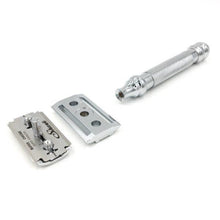 Load image into Gallery viewer, Parker Shaving 98R Safety Razor - AbsolutMen
